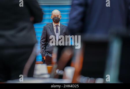 Berlin, Allemagne.02nd févr. 2022.Le chancelier OLAF Scholz (SPD) assiste à la réunion du Cabinet fédéral à la Chancellerie fédérale.Credit: Kay Nietfeld/dpa-Pool/dpa/Alay Live News Banque D'Images