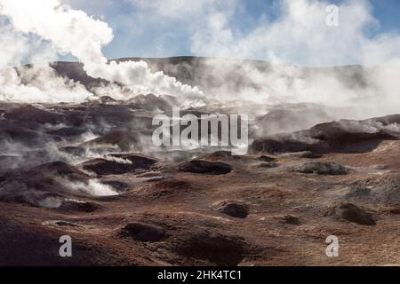 Geysers à Banos Termâles dans la réserve nationale de faune andine Eduardo Avaroa, département de Potosi, Bolivie, Amérique du Sud Banque D'Images