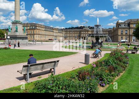 Place Schlossplatz et le nouveau château, Stuttgart, Neckar Valley, Bade-Wurtemberg, Allemagne,Europe Banque D'Images