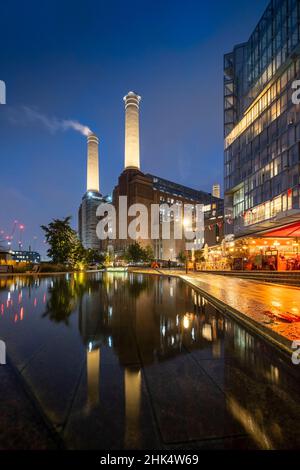 La nouvelle station électrique Battersea Power Station et les appartements et restaurants environnants, Nine Elms, Wandsworth, Londres, Angleterre,Royaume-Uni, Europe Banque D'Images