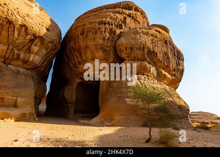 Tombe de roche, Madain Saleh (Hegra) (Al Hijr), site du patrimoine mondial de l'UNESCO, Al Ula, Royaume d'Arabie Saoudite, Moyen-Orient Banque D'Images