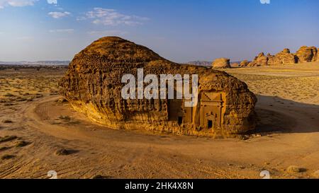 Antenne des tombes rocheuses, Madain Saleh (Hegra) (Al Hijr), site du patrimoine mondial de l'UNESCO, Al Ula, Royaume d'Arabie Saoudite, Moyen-Orient Banque D'Images