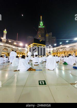 Pèlerins autour de la Kaaba, le Hajj, Mekka (la Mecque), Royaume d'Arabie Saoudite, Moyen-Orient Banque D'Images
