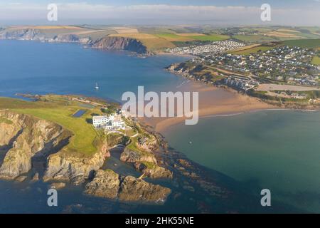 Vue aérienne de Burgh Island Hotel à Bigbury dans les hams du Sud de Devon, Angleterre, Royaume-Uni, Europe Banque D'Images