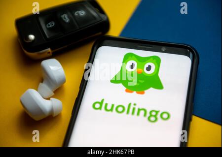 Pologne.01st févr. 2022.Sur cette photo, un logo Duolingo apparaît sur un smartphone.(Photo de Mateusz Slodkowski/SOPA Images/Sipa USA) crédit: SIPA USA/Alay Live News Banque D'Images