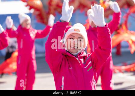 Pékin, Chine.2nd févr. 2022.Des artistes sont vus au Parc olympique d'hiver de Beijing, capitale de la Chine, le 2 février 2022.Credit: CAI Yang/Xinhua/Alay Live News Banque D'Images