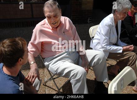 Le grand Bob Pettit de la NBA rejoint le St Louis Walk of Fame Banque D'Images