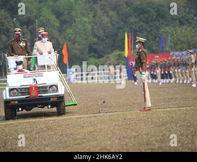 Le personnel de différentes troupes prend des photos à l'occasion de la célébration de la Journée de la République 73rd au terrain des fusils d'Assam à Agartala.Tripura, Inde. Banque D'Images