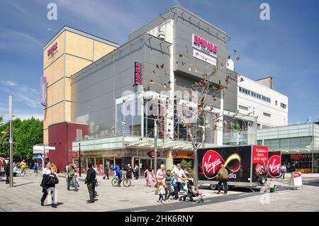 Rue Haute piétonne, Slough, Berkshire, Angleterre, Royaume-Uni Banque D'Images