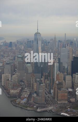 New York City Skyline - photographié à partir d'un vol en hélicoptère incluant One World Trade Center Banque D'Images