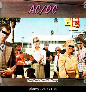 Vintage vinyle record couverture - AC-DC - sale deeds fait la saleté bon marché - UK - 1976 Banque D'Images