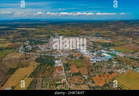 , vue aérienne, Santanyí vue sur la ville avec vue sur l'intérieur des terres, Santanyí, Iles Baléares, Majorque, Iles Baléares,Espagne, Europe, ES, Voyage, Tourisme,Destina Banque D'Images