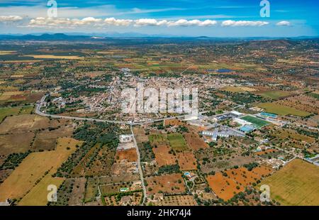 Vue aérienne, vue sur la ville de Santanyi avec vue sur l'intérieur des terres, Santanyi, Iles Baléares, , Majorque,Iles Baléares, Espagne, ES, Europe, impôt foncier,real estat Banque D'Images
