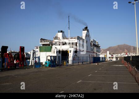 armas volcan de timandaya ferry à playa blanca port zone playa blanca Lanzarote Iles Canaries Espagne Banque D'Images