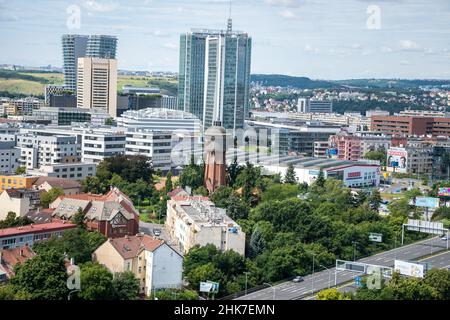 Vue depuis le gratte-ciel moderne à la hausse - bâtiment Filadelfie, BB Centrum, Prague, République tchèque Banque D'Images