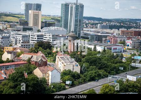 Vue depuis le gratte-ciel moderne à la hausse - bâtiment Filadelfie, BB Centrum, Prague, République tchèque Banque D'Images