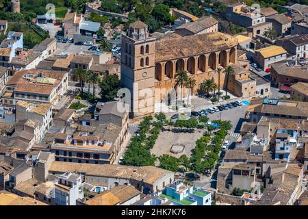 Vue aérienne, Eglise paroissiale Parròquia Sant Joan Baptista, Muro, Majorque, Iles Baléares, Iles Baléares,Espagne, lieu de culte, ES, Europe, elli Banque D'Images