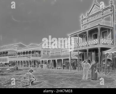 Inspiré par [Suva Street.], studio Burton Brothers, studio de photographie, 1884, Dunedin, Photographie en noir et blanc, scène de rue avec large route. Homme (avec chapeau) assis sur le chariot. Homme et femme (avec chapeaux) au centre à droite. Derrière se trouve le magasin A. Stevens (deux étages avec balcon), et quatre autres magasins tous, repensé par Artotop. L'art classique réinventé avec une touche moderne. Conception de lumière chaleureuse et gaie, de luminosité et de rayonnement de lumière. La photographie s'inspire du surréalisme et du futurisme, embrassant l'énergie dynamique de la technologie moderne, du mouvement, de la vitesse et révolutionne la culture Banque D'Images