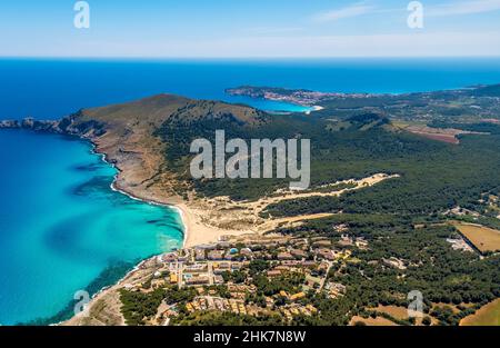 Vue aérienne, dunes et plage naturelle Cala Mesquida, baie et station de vacances Mesquida, Majorque, Iles Baléares, Espagne,baie de baignade, Banque D'Images