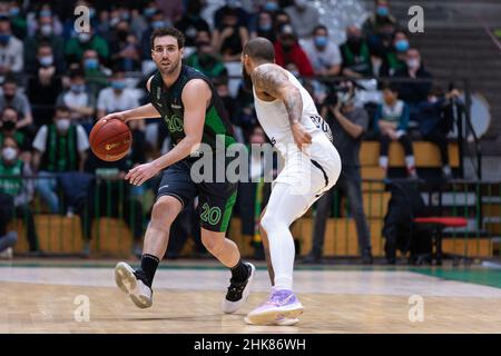 Badalona, Espagne.2nd févr. 2022.Ferran Bassas de Joventut Badalona en action pendant l'Eurocup 7 jours de match entre le Club Joventut Badalona et le Partizan NIS Belgrade au Palau Olimpic de Badalona à Barcelone.(Image de crédit : © David Ramirez/DAX via ZUMA Press Wire) Banque D'Images