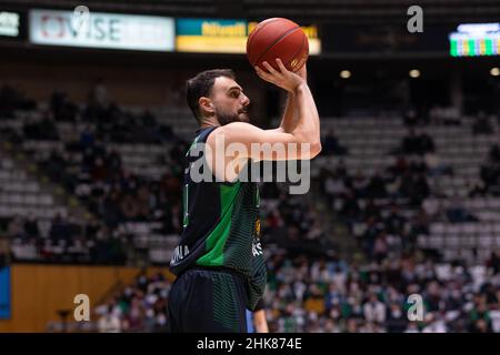 Badalona, Espagne.2nd févr. 2022.Albert Ventura de Joventut Badalona pendant l'Eurocup 7 jours de match entre le Club Joventut Badalona et le Partizan NIS Belgrade au Palau Olimpic de Badalona à Barcelone.(Image de crédit : © David Ramirez/DAX via ZUMA Press Wire) Banque D'Images