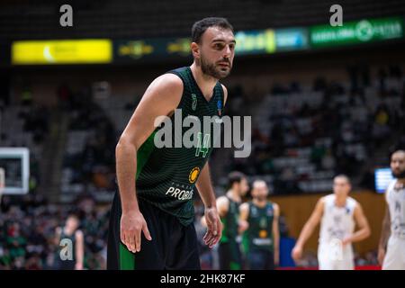 Badalona, Espagne.2nd févr. 2022.Albert Ventura de Joventut Badalona pendant l'Eurocup 7 jours de match entre le Club Joventut Badalona et le Partizan NIS Belgrade au Palau Olimpic de Badalona à Barcelone.(Image de crédit : © David Ramirez/DAX via ZUMA Press Wire) Banque D'Images