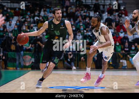 Badalona, Espagne.3rd févr. 2022.Guillem vives de Joventut Badalona en action pendant l'Eurocup 7 jours de match entre le Club Joventut Badalona et Partizan NIS Belgrade au Palau Olimpic de Badalona à Barcelone.(Image de crédit : © David Ramirez/DAX via ZUMA Press Wire) Banque D'Images