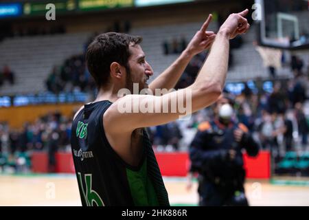 Badalona, Espagne.3rd févr. 2022.Guillem vives de Joventut Badalona célébrant le match gagnant lors de l'Eurocup 7 jours de match entre le Club Joventut Badalona et le Partizan NIS Belgrade au Palau Olimpic de Badalona à Barcelone.(Image de crédit : © David Ramirez/DAX via ZUMA Press Wire) Banque D'Images