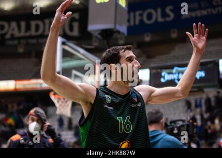 Badalona, Espagne.3rd févr. 2022.Guillem vives de Joventut Badalona célébrant le match gagnant lors de l'Eurocup 7 jours de match entre le Club Joventut Badalona et le Partizan NIS Belgrade au Palau Olimpic de Badalona à Barcelone.(Image de crédit : © David Ramirez/DAX via ZUMA Press Wire) Banque D'Images