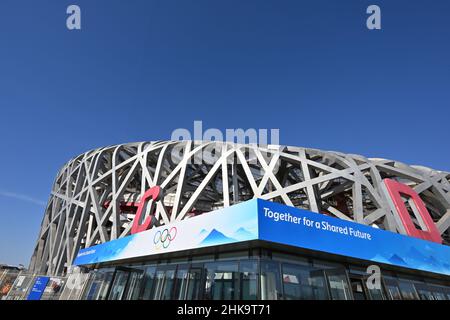 Pékin, Chine.03rd févr. 2022.Le Stade National dans la capitale chinoise.Les Jeux Olympiques d'hiver de Beijing auront lieu du 04-20 au 24 février 2022 dans des conditions strictes de Corona.Credit: Peter Kneffel/dpa/Alay Live News Banque D'Images