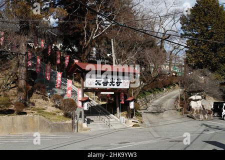 IIDA, nagano, japon, 2022/03/02 , entrée du temple Motozenkouji.Il a une relation forte avec le temple Zenkoji à Nagano, et les habitants le disent Banque D'Images