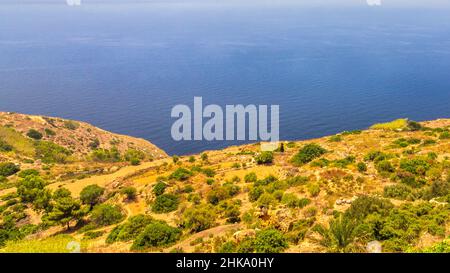 Paysage près des falaises de Dingli sur l'île de Malte, en Europe. Banque D'Images