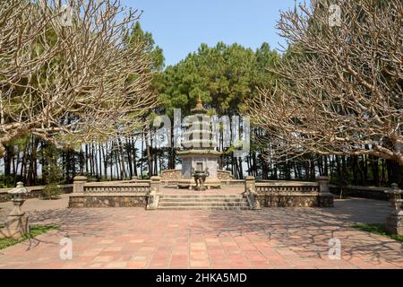 Complexe de Pagode Thien Mu sur la rivière des parfums, Hue, province de Thua Thien Hue, centre du Vietnam également connu sous le nom de Pagode de la Dame céleste Banque D'Images