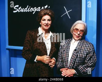 Fragen Sie Frau Doktor Cora, Comedy-Sendereihe, Deutschland 1989, Darsteller: Johanna von Koczian, Gerda Gmelin Banque D'Images