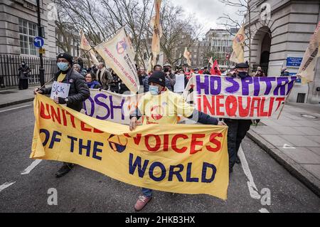 Londres, Royaume-Uni.3rd févr. 2022.Les agents de sécurité de l'hôpital Great Ormond Street Hospital (GOSH) commencent une grève de six semaines du 2nd février au 18th mars.La grève appelle à la fin de l'externalisation et exige des conditions de travail plus équitables et plus équitables, y compris la couverture de maternité, les congés annuels, les blessures et les heures supplémentaires, comme le reste du personnel de l'hôpital.Les gardes DE sécurité DE GOSH sont fiers d'être des travailleurs clés mais affirment qu'ils se sont vu refuser la même reconnaissance et les mêmes récompenses que leurs collègues du NHS.Credit: Guy Corbishley/Alamy Live News Banque D'Images
