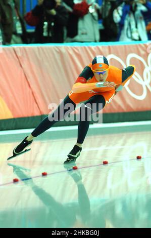 Turin Italie 2006-02-15: Les Jeux Olympiques d'hiver Turin 2006, Timmer Marianne, de l'équipe néerlandaise de patinage de vitesse, pendant la course Banque D'Images