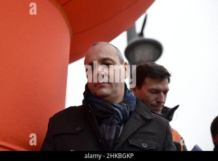 Laurent Berger, Secrétaire général de la CFDT - travailleurs essentiels,Qui ont continué à travailler pendant la crise sanitaire et les lockdowns, manifestent dans les rues de Paris, France le 3 février 2022, à l'appel de la CFDT (Confédération française démocratique du travail), pour exiger une meilleure reconnaissance de leur profession et de meilleures conditions de travail.Photo de Patrice Pierrot/ABACAPRESS.COM Banque D'Images