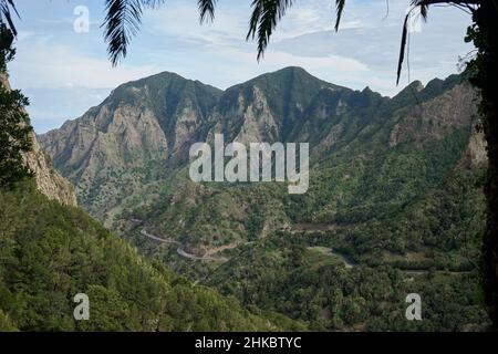 Blick auf die Straße von Hermigua nach San Sebastian, la Gomera, Kanarische Inseln, Espagnol Banque D'Images