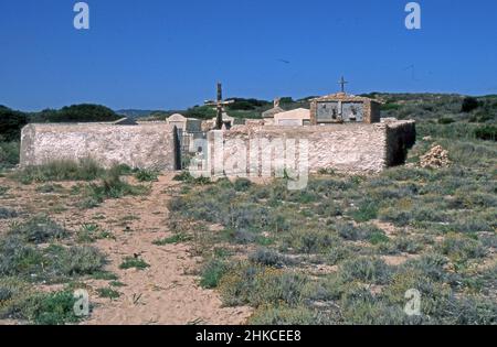 Île de Tavolara, Sardaigne, Italie.le petit cimetière (scanné à partir de colorslide) Banque D'Images