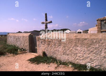 Île de Tavolara, Sardaigne, Italie.le petit cimetière (scanné à partir de colorslide) Banque D'Images