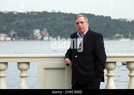 ISTANBUL, TURQUIE - JUIN 14 : portrait de Lewis Booth, homme d'affaires, comptable et dirigeant d'entreprise britannique, le 14 juin 2008 à Istanbul, Turquie. Il était auparavant vice-président exécutif de Ford Motor Company. Banque D'Images