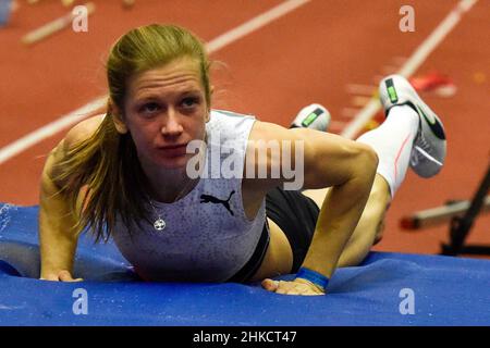 Ostrava, République tchèque.03rd févr. 2022.Tina Sutej, de Slovénie, est en compétition dans la voûte féminine lors de la réunion d'athlétisme du gala d'intérieur tchèque à Ostrava, République tchèque, le 3 février 2022.Crédit: Jaroslav Ozana/CTK photo/Alay Live News Banque D'Images