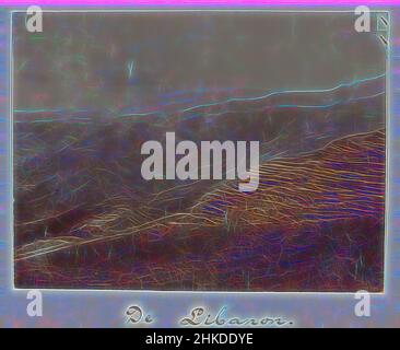 Inspiré par le paysage de montagne au Liban, le Liban, L. Heldring, Libanon, 1898, Hauteur 80 mm × largeur 107 mm, repensé par Artotop. L'art classique réinventé avec une touche moderne. Conception de lumière chaleureuse et gaie, de luminosité et de rayonnement de lumière. La photographie s'inspire du surréalisme et du futurisme, embrassant l'énergie dynamique de la technologie moderne, du mouvement, de la vitesse et révolutionne la culture Banque D'Images