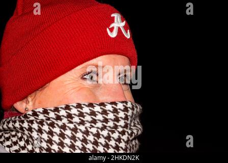 Un fan de football de Crimson Tide attend de féliciter l'équipe pour la victoire au championnat national, le 8 janvier 2010, à Tuscaloosa, Alabama. Banque D'Images