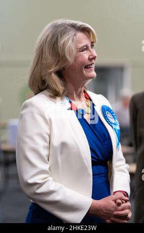 Anna Firth, députée conservatrice nouvellement élue au Southend Leisure & tennis Centre après avoir été déclarée gagnante de l'élection partielle Southend West.Date de la photo : vendredi 4 février 2022. Banque D'Images