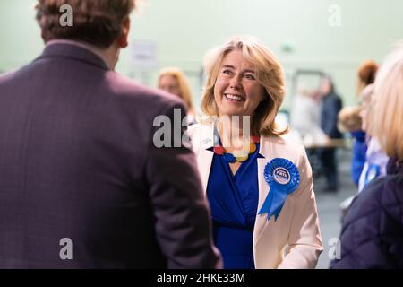 Anna Firth, députée conservatrice nouvellement élue au Southend Leisure & tennis Centre après avoir été déclarée gagnante de l'élection partielle Southend West.Date de la photo : vendredi 4 février 2022. Banque D'Images