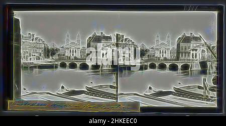 Inspiré par la vue sur la rivière Amstel, l'église Moïse et Aaron au loin, Amsterdam. Amstel et Waterlooplein, Charles-Henri Plaut, éditeur: Alexis Gaudin et frère, Amsterdam, 1858, verre, toboggan, Hauteur 85 mm × largeur 170 mm, repensé par Artotop. L'art classique réinventé avec une touche moderne. Conception de lumière chaleureuse et gaie, de luminosité et de rayonnement de lumière. La photographie s'inspire du surréalisme et du futurisme, embrassant l'énergie dynamique de la technologie moderne, du mouvement, de la vitesse et révolutionne la culture Banque D'Images