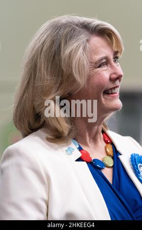 Anna Firth, députée conservatrice nouvellement élue au Southend Leisure & tennis Centre après avoir été déclarée gagnante de l'élection partielle Southend West.Date de la photo : vendredi 4 février 2022. Banque D'Images