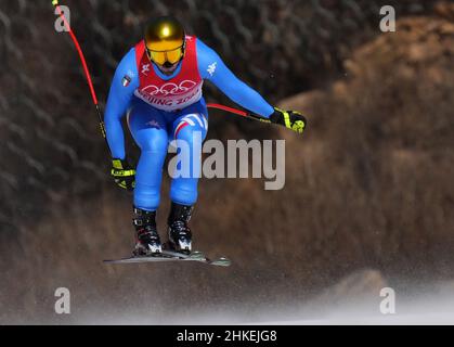 Pékin, Chine.04th févr. 2022.Dominik Paris, d'Italie, vole sur un parcours balayé par le vent dans le deuxième entraînement masculin en descente aux Jeux Olympiques d'hiver à Beijing le 3 février 2022.Paris a fixé le 5th meilleur moment pour la journée.Photo de Rick T. Wilking/UPI crédit: UPI/Alay Live News Banque D'Images