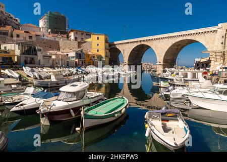 Le Vallon des Auffes est un havre de pêche traditionnel à Marseille Banque D'Images